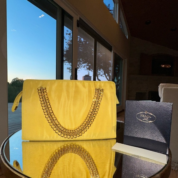 - PRADA Nylon Purse *RARE FIND* - Picture 2 of 7